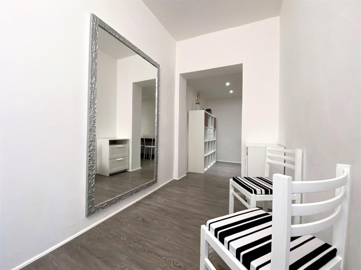 Al 54 Apartment *